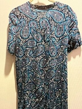 Women's Short-Sleeve Paisley Tee Dress in Teal Blue